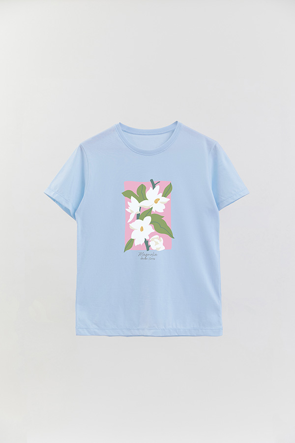 REMERA BASICA ESTAMPADA GARDEN MAGNOLIA