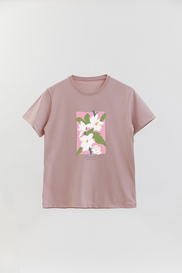 REMERA BASICA ESTAMPADA GARDEN MAGNOLIA
