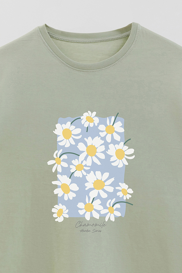 REMERA BASICA ESTAMPADA GARDEN CHAMOMILE BLUE