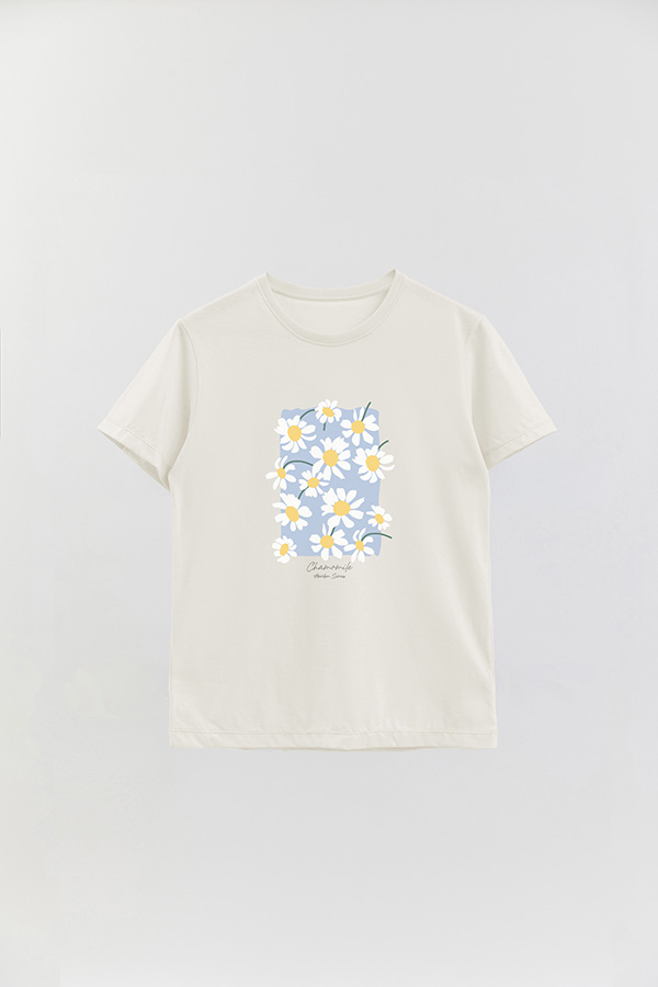 REMERA BASICA ESTAMPADA GARDEN CHAMOMILE BLUE