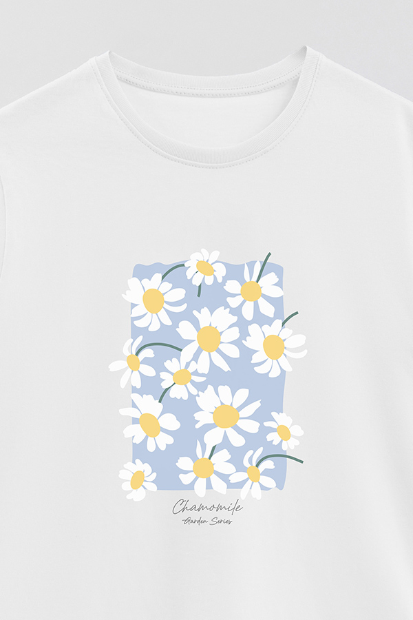 REMERA BASICA ESTAMPADA GARDEN CHAMOMILE BLUE