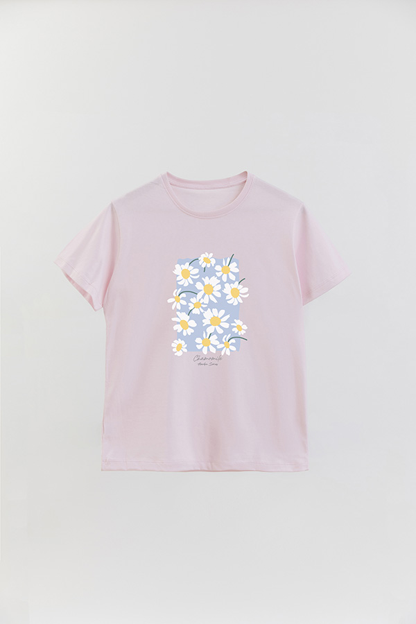 REMERA BASICA ESTAMPADA GARDEN CHAMOMILE BLUE