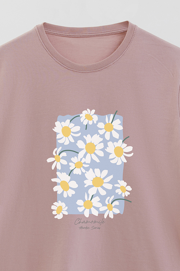 REMERA BASICA ESTAMPADA GARDEN CHAMOMILE BLUE