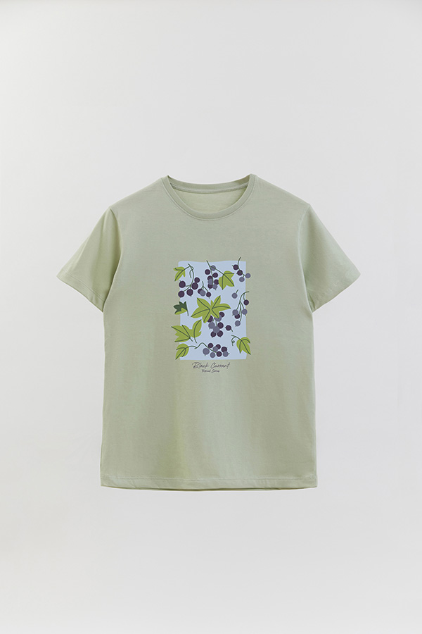 REMERA BASICA ESTAMPADA FRUITS BLACK CURRANT