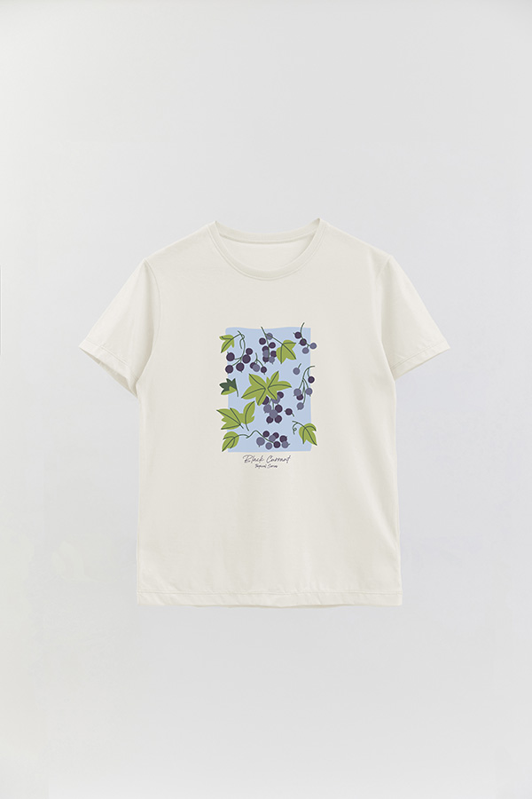 REMERA BASICA ESTAMPADA FRUITS BLACK CURRANT