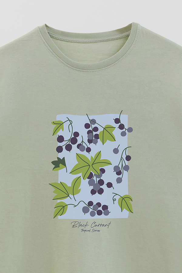 REMERA BASICA ESTAMPADA FRUITS BLACK CURRANT