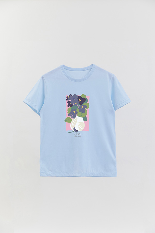 REMERA BASICA ESTAMPADA FLORAL VIOLETS