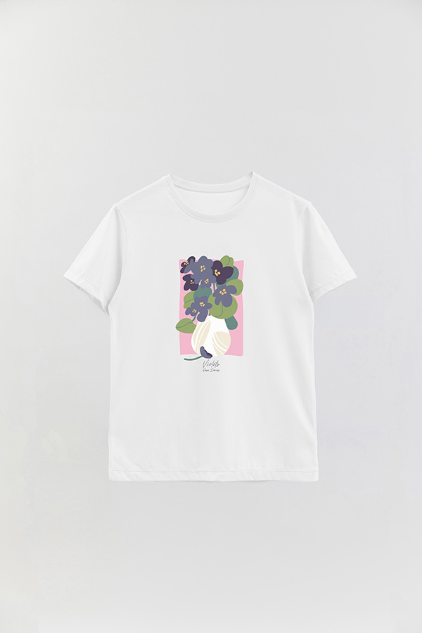REMERA BASICA ESTAMPADA FLORAL VIOLETS