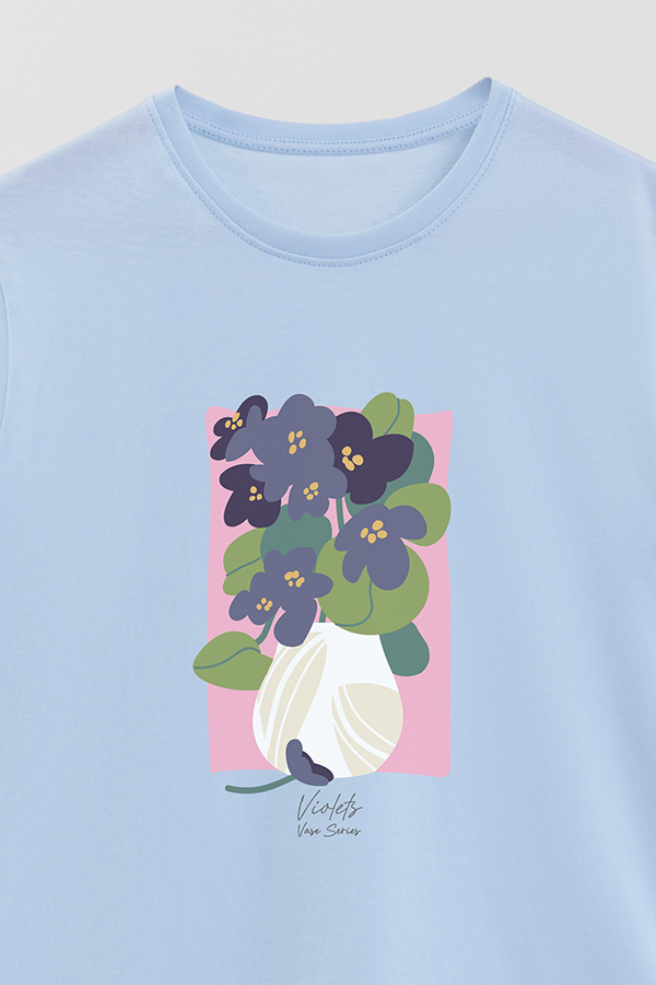 REMERA BASICA ESTAMPADA FLORAL VIOLETS