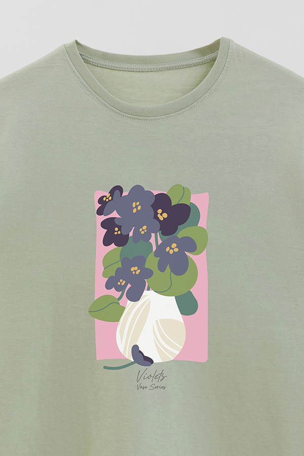 REMERA BASICA ESTAMPADA FLORAL VIOLETS