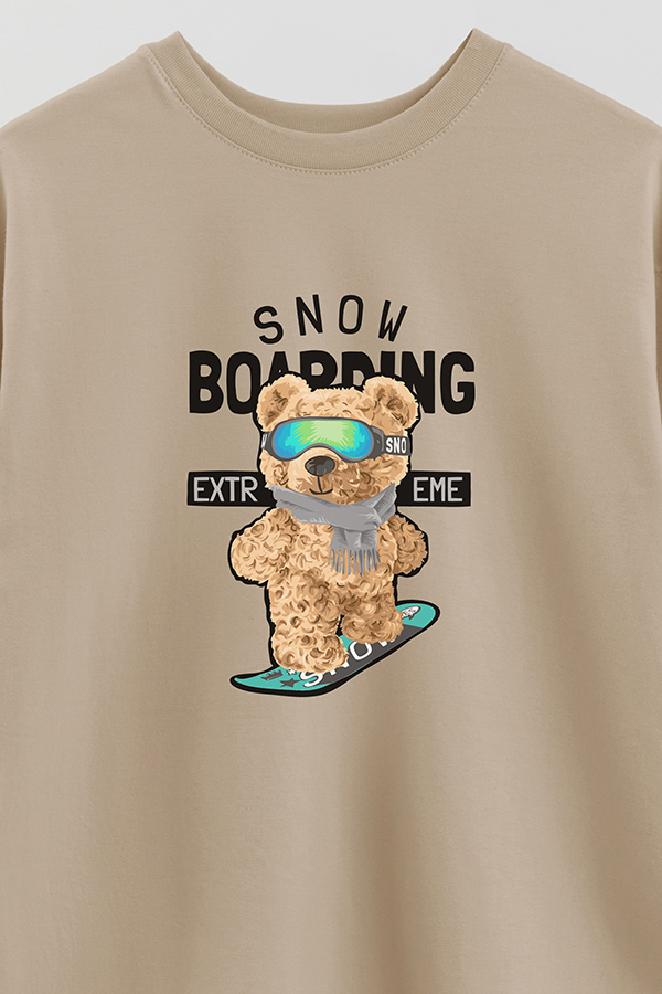 REMERA OVER ESTAMPADA UNISEX SNOW BOARDING
