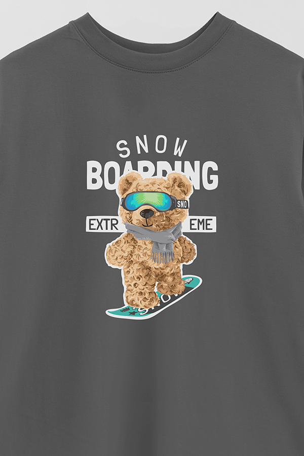 REMERA OVER ESTAMPADA UNISEX SNOW BOARDING
