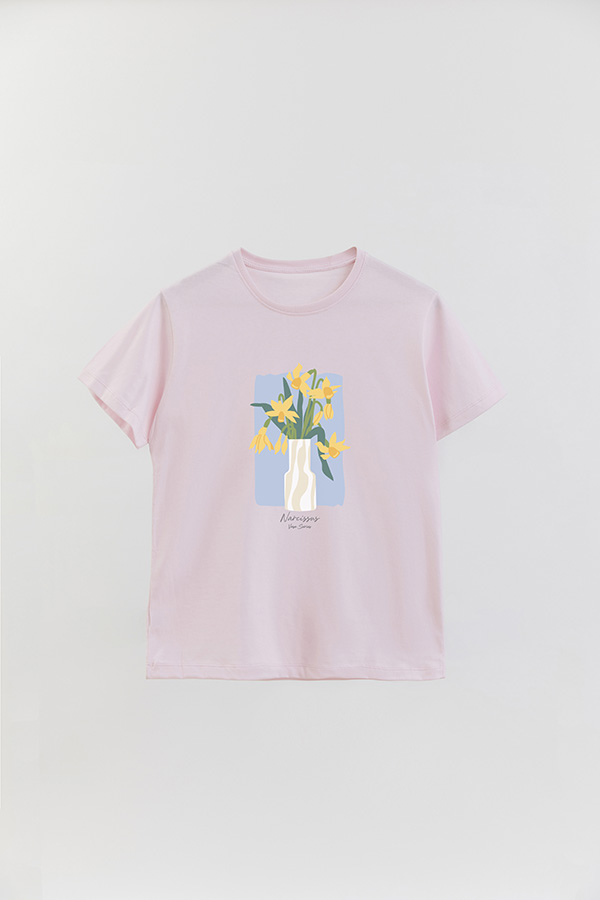 REMERA BASICA ESTAMPADA FLORAL NARCISSUS