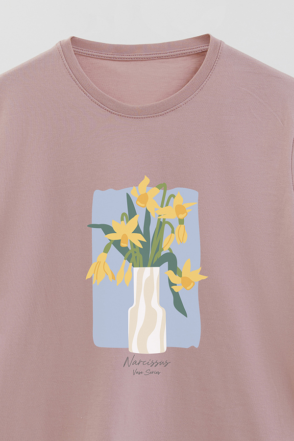 REMERA BASICA ESTAMPADA FLORAL NARCISSUS