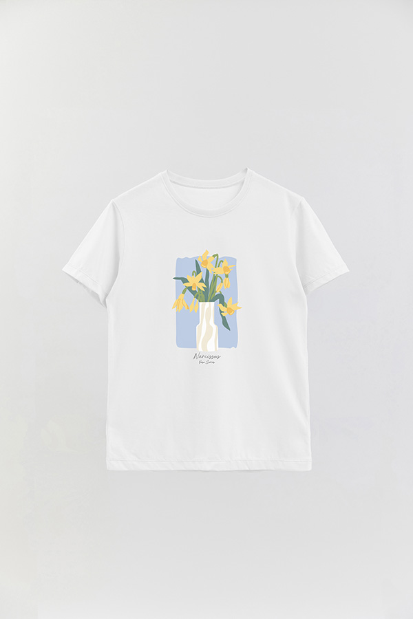 REMERA BASICA ESTAMPADA FLORAL NARCISSUS