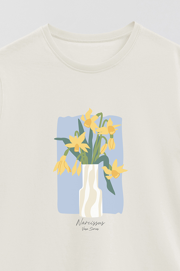 REMERA BASICA ESTAMPADA FLORAL NARCISSUS