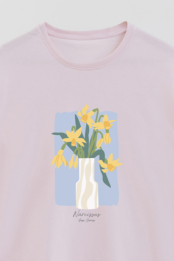 REMERA BASICA ESTAMPADA FLORAL NARCISSUS