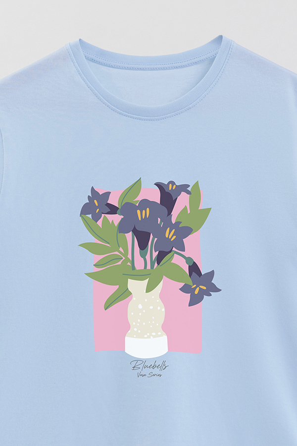 REMERA BASICA ESTAMPADA FLORAL BLUEBELLS