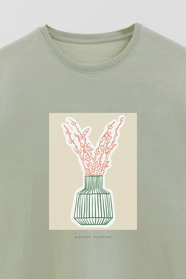 REMERA BASICA ESTAMPADA BOTANICAL GREEN