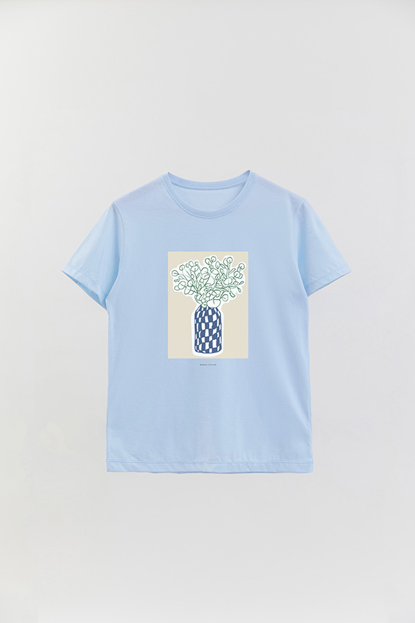 REMERA BASICA ESTAMPADA BOTANICAL BLUE