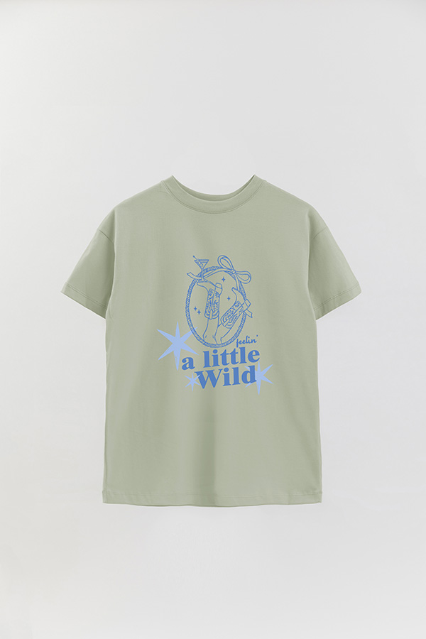REMERA OVER ESTAMPADA WT FEELING A LITTLE WILD