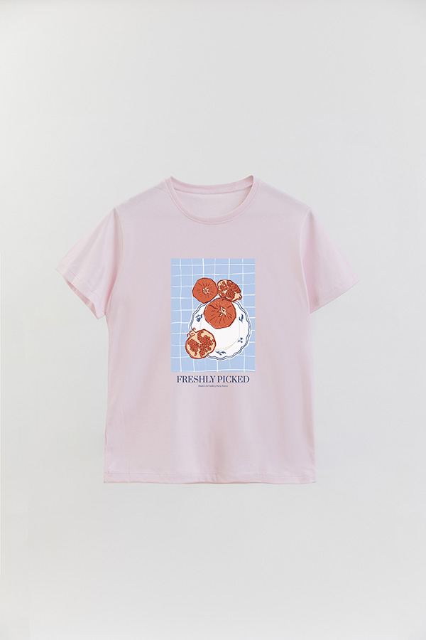 REMERA BASICA ESTAMPADA FOOD POMEGRANATE