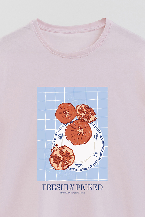 REMERA BASICA ESTAMPADA FOOD POMEGRANATE