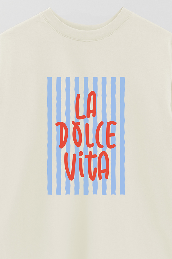 REMERA OVER ESTAMPADA ITALIAN LA DOLCE VITA