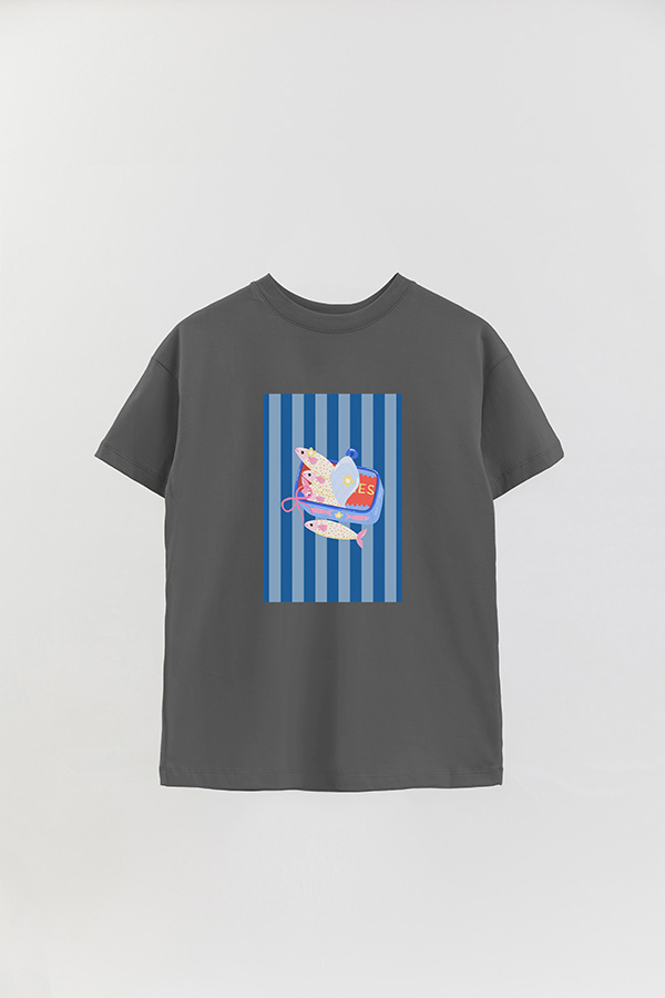 REMERA OVER ESTAMPADA ST SARDINES CAN