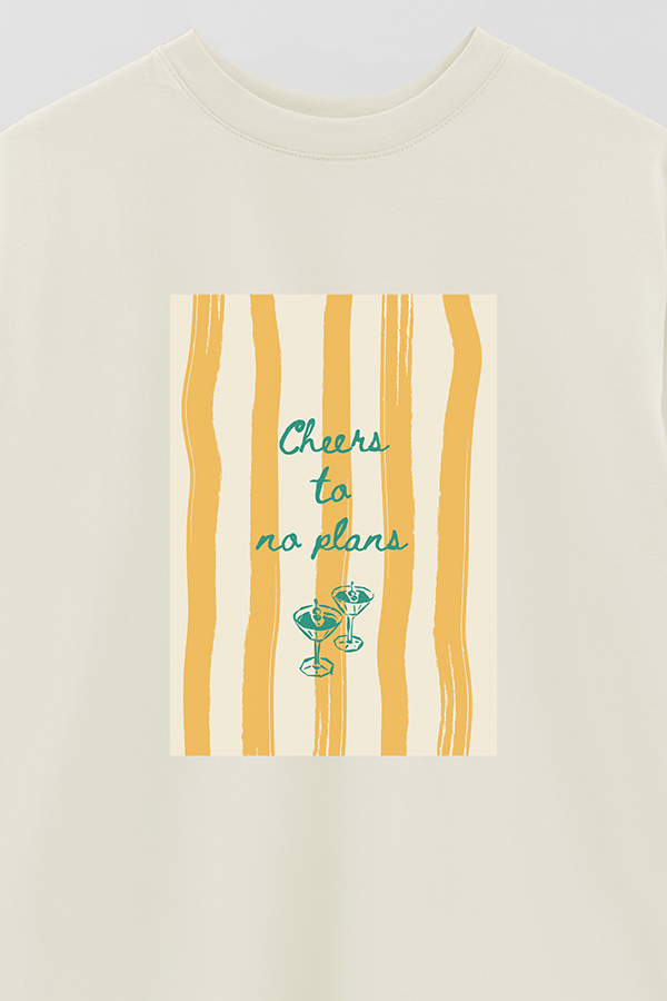 REMERA OVER ESTAMPADA STP CHEERS TO NO PLANS