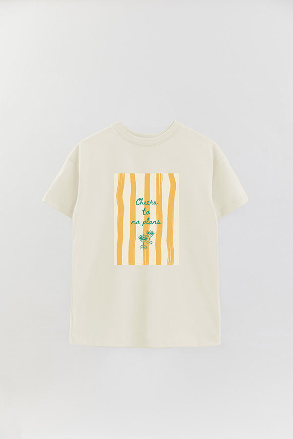 REMERA OVER ESTAMPADA STP CHEERS TO NO PLANS