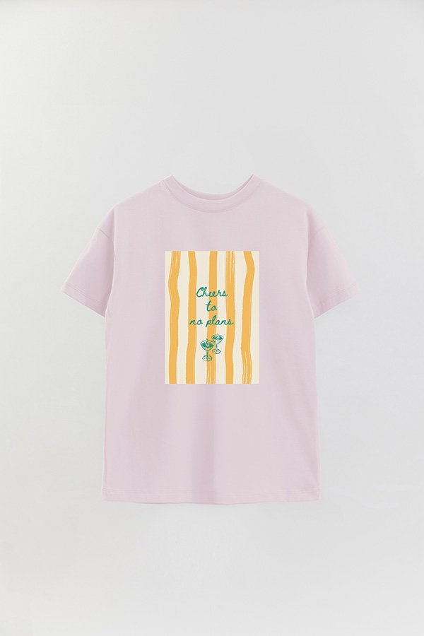 REMERA OVER ESTAMPADA STP CHEERS TO NO PLANS