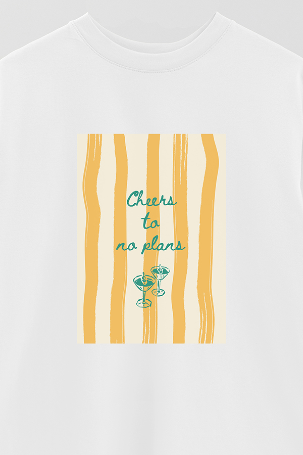 REMERA OVER ESTAMPADA STP CHEERS TO NO PLANS