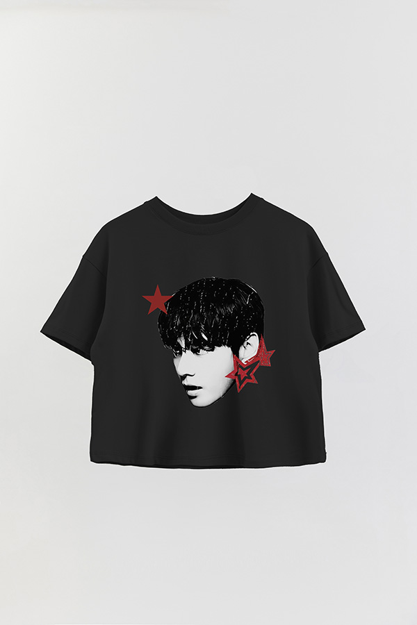 REMERA CROP ESTAMPADA BTS STAR V