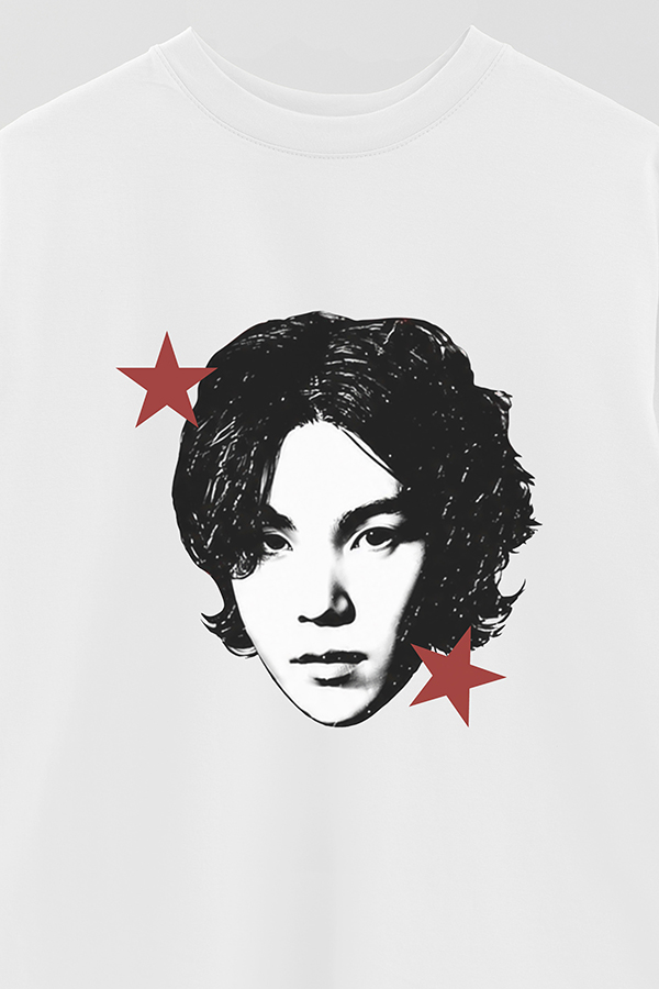 REMERA OVER ESTAMPADA BTS STAR SUGA