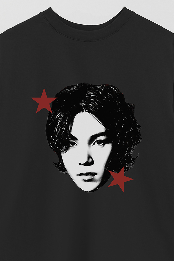 REMERA OVER ESTAMPADA BTS STAR SUGA