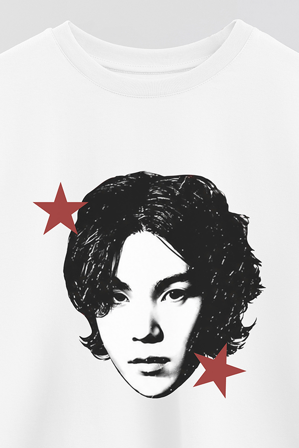 REMERA CROP ESTAMPADA BTS STAR SUGA