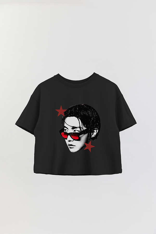 REMERA CROP ESTAMPADA BTS STAR JHOPE
