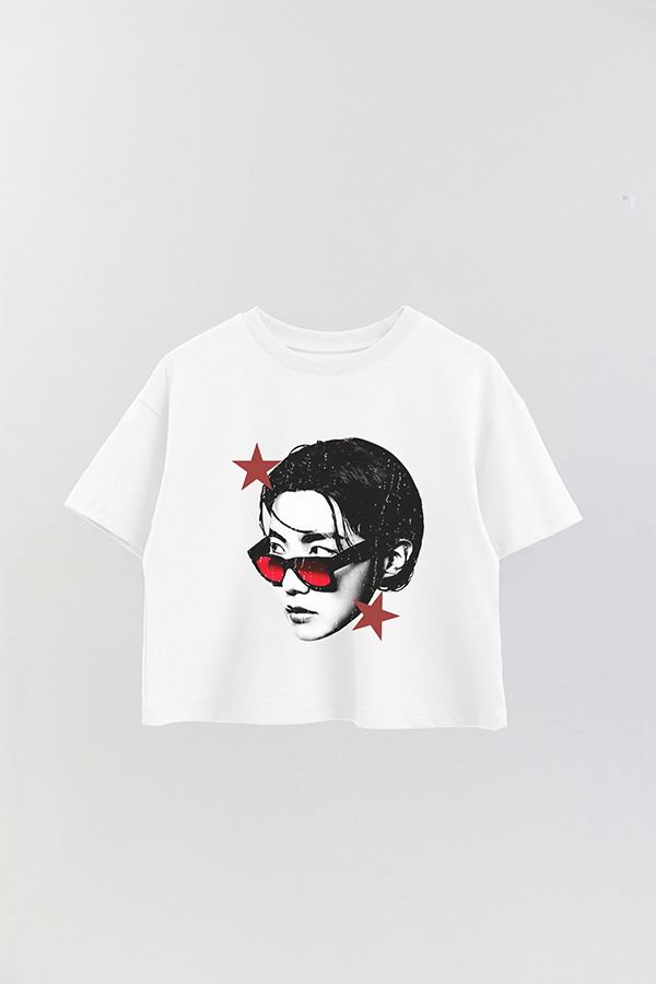REMERA CROP ESTAMPADA BTS STAR JHOPE