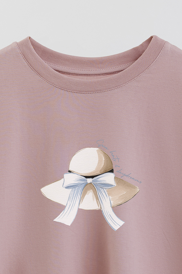 REMERA CROP ESTAMPADA COASTAL SUN HAT DAYDREAM