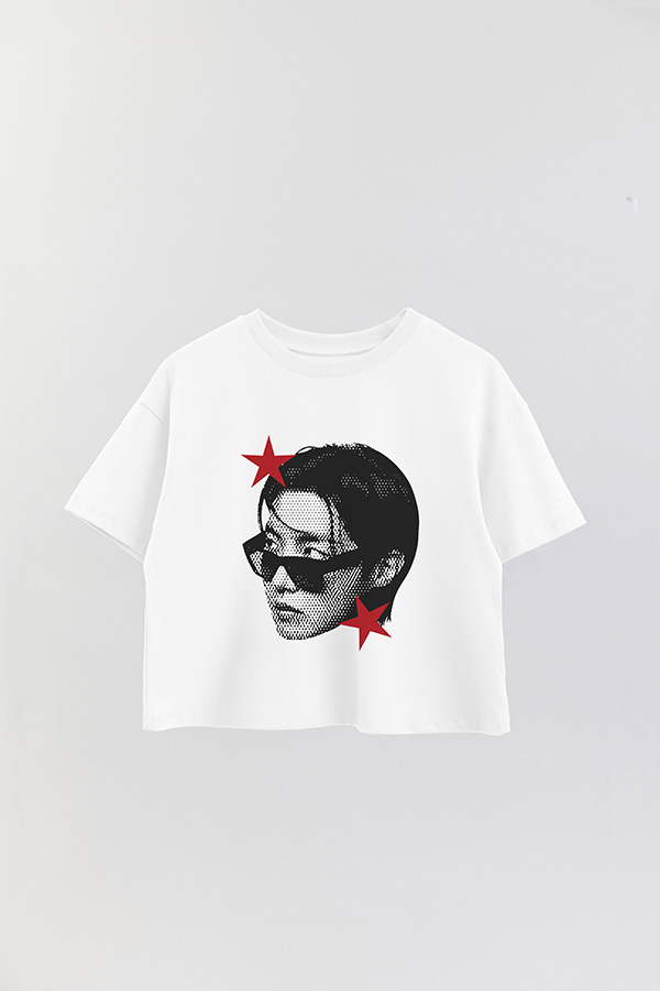 REMERA CROP ESTAMPADA BTS STAR HT JHOPE
