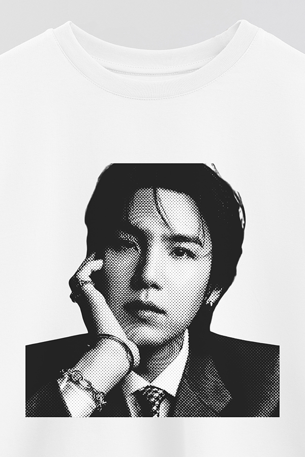 REMERA CROP ESTAMPADA BTS FR SUGA