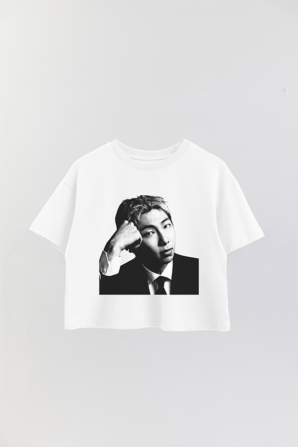 REMERA CROP ESTAMPADA BTS FR RM