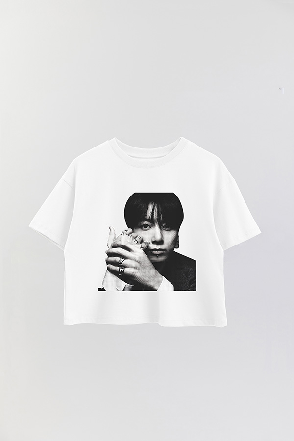 REMERA CROP ESTAMPADA BTS FR JUNGKOOK