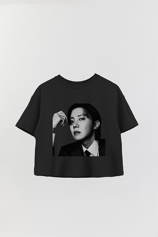 REMERA CROP ESTAMPADA BTS FR JHOPE