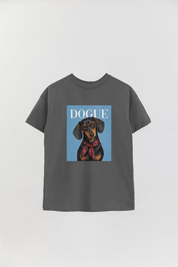 REMERA OVER ESTAMPADA DOGUE BOOKISH DACHSHUND