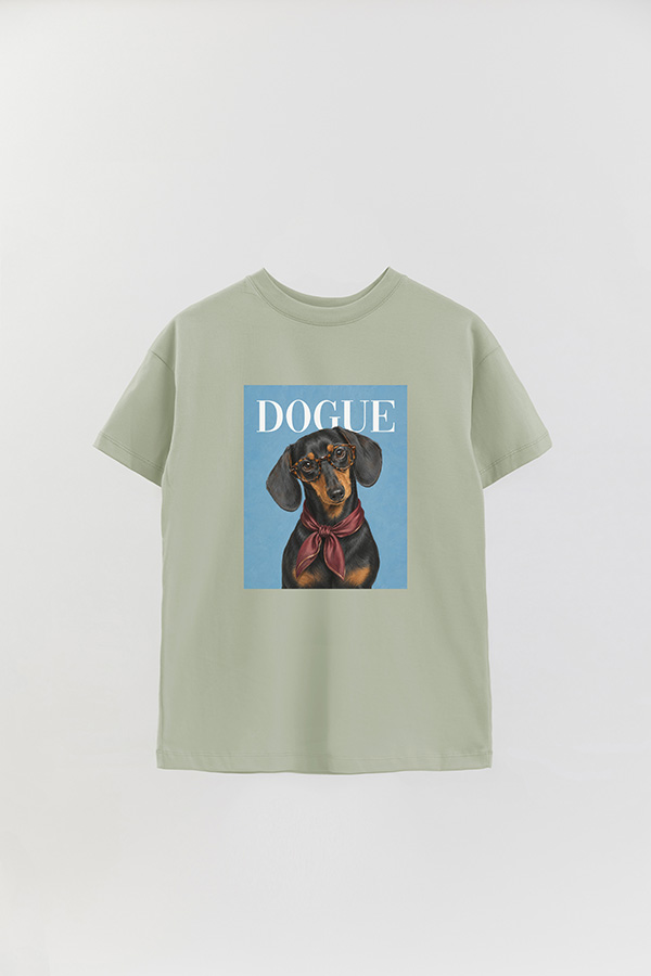 REMERA OVER ESTAMPADA DOGUE BOOKISH DACHSHUND