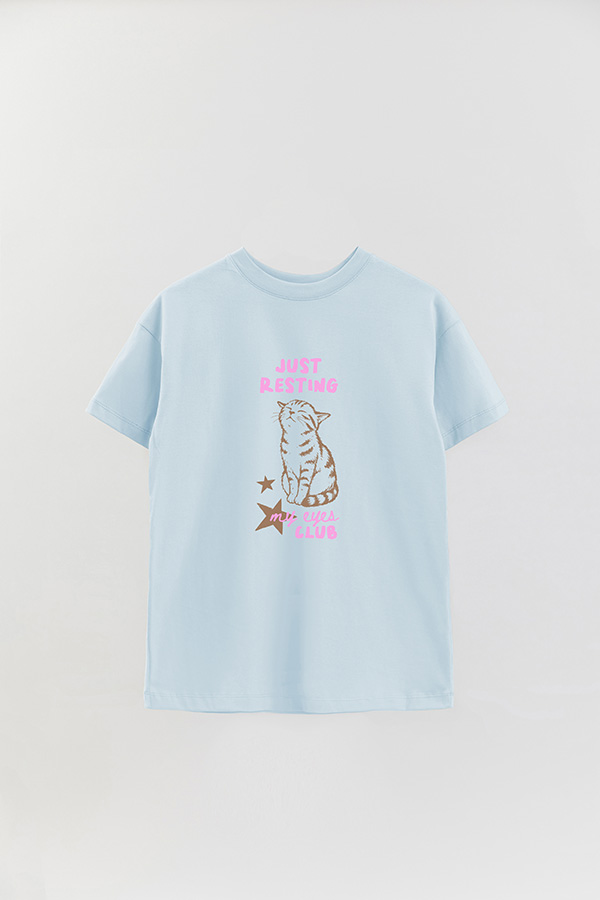 REMERA OVER ESTAMPADA CAT JUST RESTING