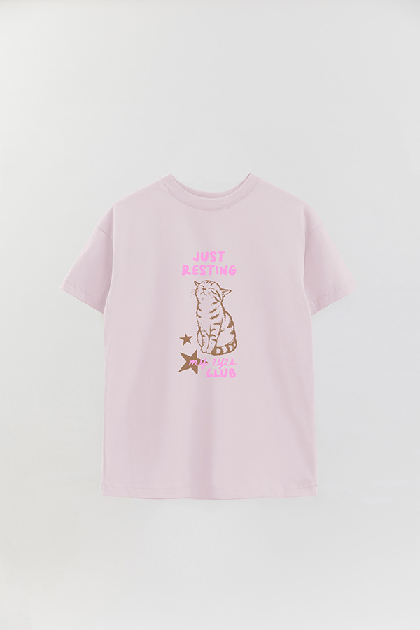 REMERA OVER ESTAMPADA CAT JUST RESTING
