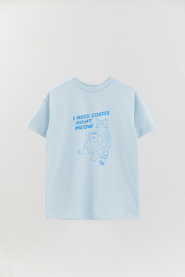 REMERA OVER ESTAMPADA CAT I NEED COFFEE